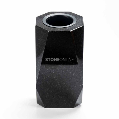 Grabvase in Diamantform – Granitschmuck für das Grabmal. WDIAMOND15