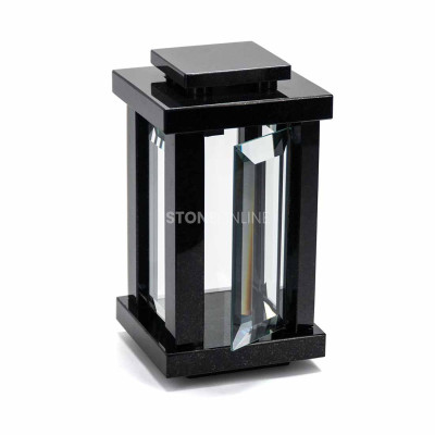 Exklusive Granitlaterne für den Friedhof – elegante Zierde für Grabmal und Grab.