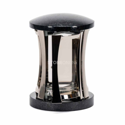 Grablaterne mit silbernem Spiegelfinish – modernes Modell fürs Grabmal.
