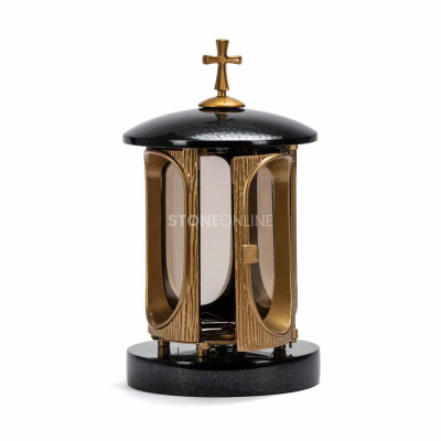 Für die Grabdeko – Laterne LALUMCROSSGOLD und Vase WCUBE15 in kompakter, moderner Form.