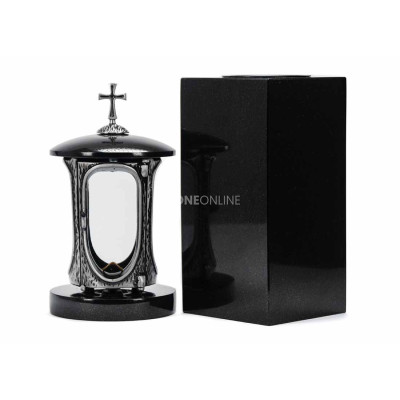 Silberne Laterne LALUMCROSSSILVER und Vase WCUBE15 – modernes Granit-Set für den Friedhof.