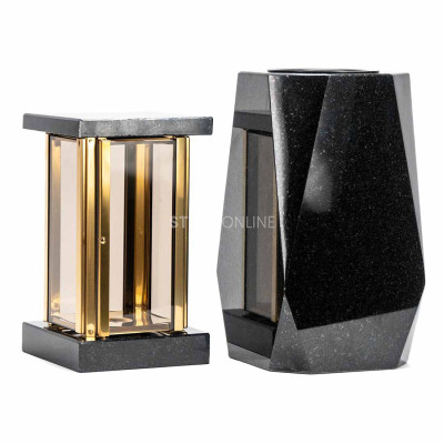 Goldene MIRROW SQUARE GOLD 24 und Vase WDIAMOND15 – modernes Set für den Friedhof.