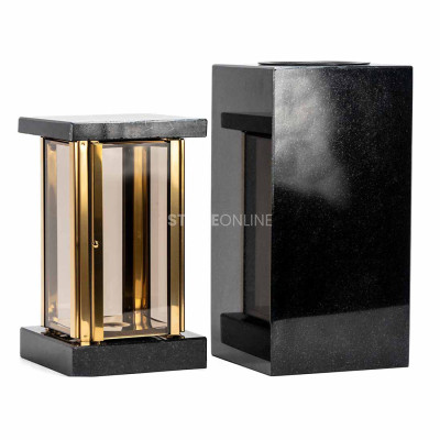 Goldene MIRROW SQUARE GOLD 22 und Vase WCUBE15 – modernes Granit-Set für den Friedhof.