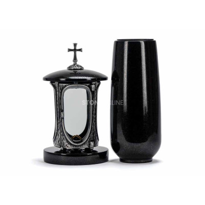 Silberne Laterne LALUMCROSSSILVER und Vase WBASIC12 – langlebiges Granit-Set für den Friedhof.