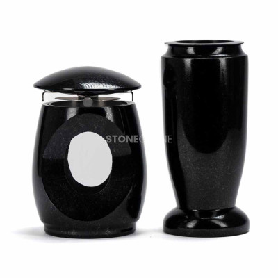 Grablaterne LTIMELESS12MIN und Vase WELEGANT10 – elegantes Granitset für den Friedhof.