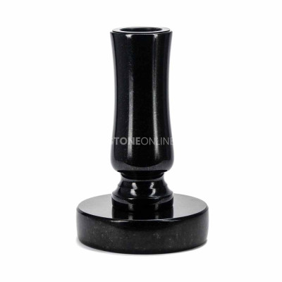 Vase WSTANDARD11 auf rundem PROUND-Untersetzer – klassische Granitdeko für den Friedhof.
