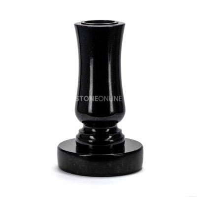 Massive Vase WTUBA15 auf Sockel PROUND – robustes Granit-Set für den Friedhof.