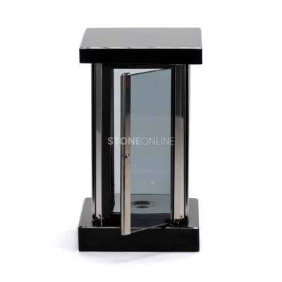 Grablaterne mit silbernem Spiegelfinish – modernes Modell fürs Grabmal. Magnettürchen.
