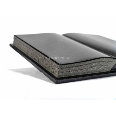 Granit-Grabbuch für den Friedhof CRAFTED – dekorative Grabtafel aus Granit.