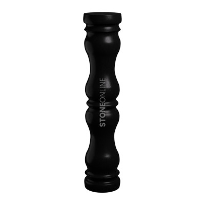 Granitbalustrade BALUSTERS18 für die Gedenkstelle – elegantes Finish des Grabmals.
