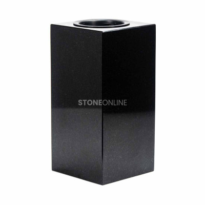 Grabvase für den Grabstein – klassische Wahl für jede Grabstätte. Vase WCUBE15 für den Friedhof.